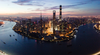 “伽马挤压”引爆金市：突破5000美元后，交易员